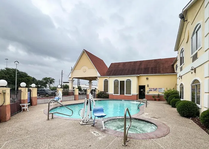 Casablanca Inn & Suites Houston - Spring