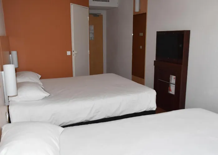 Ibis Rochefort