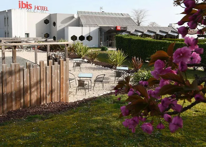 Ibis Saintes Hotel