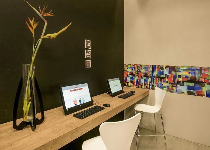 Hotel Ibis Cali Granada