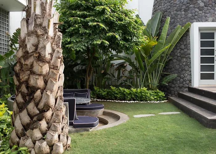 Ulu Cliffhouse