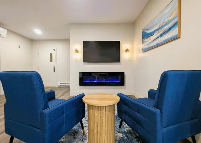 Coastal Inn / Dieppe