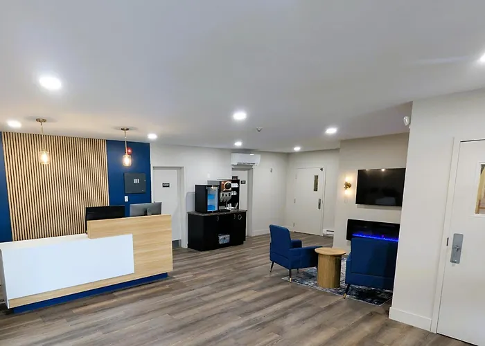 Coastal Inn / Dieppe