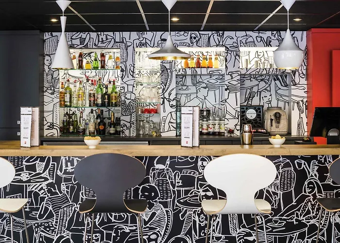 Hotel ibis Paris Pont de Suresnes Longchamp
