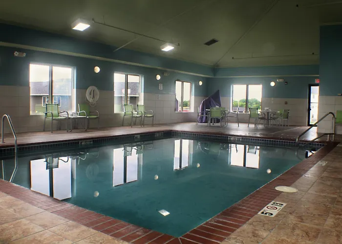 Holiday Inn Express & Suites By Ihg
