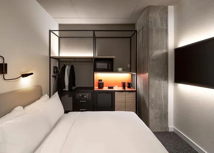 Hôtel Escad Quartier DIX30 Brossard