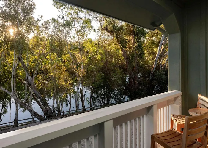 River Terrace Inn