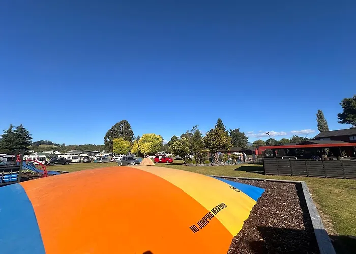 Parklands Motorlodge & Holiday Park