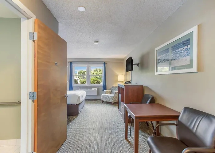 Quality Inn & Suites Gorham Riverside