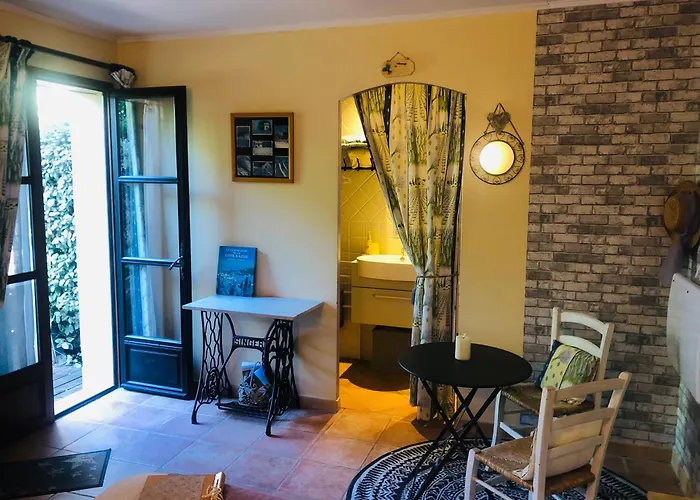 L'Oustaou B&B Piscine&Spa