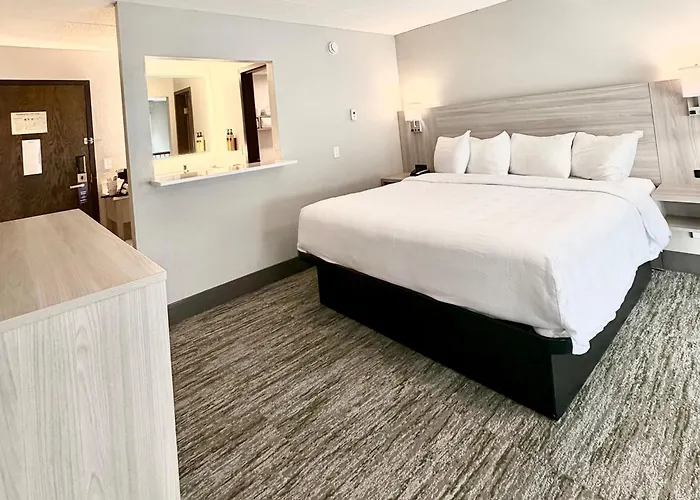 Best Western Plus Kelly Inn
