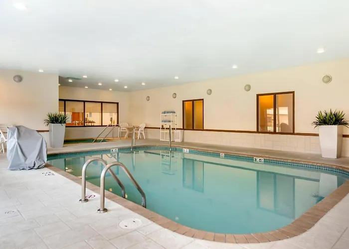Comfort Inn & Suites Green Bay Stadium Area