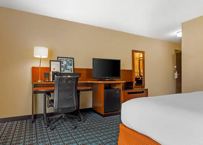 Comfort Inn & Suites Green Bay Stadium Area