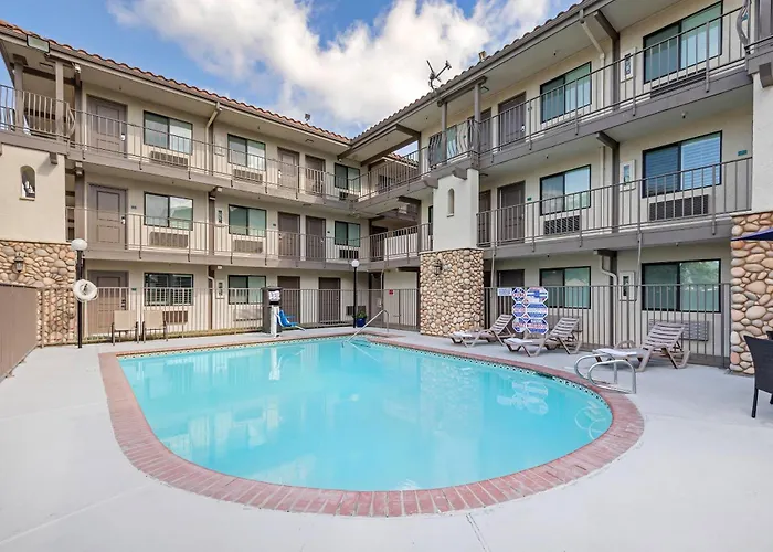 Hillstone Inn Tulare, An Ascend Collection Hotel
