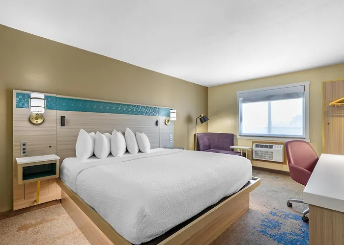 Best Western Plus Altoona Inn