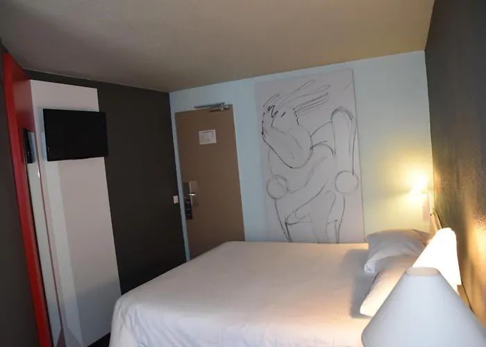 Ibis Rochefort
