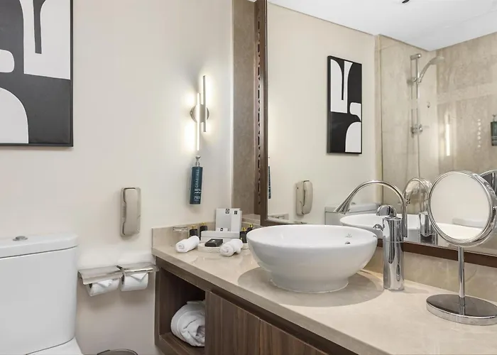 Hilton Luxor Resort & Spa
