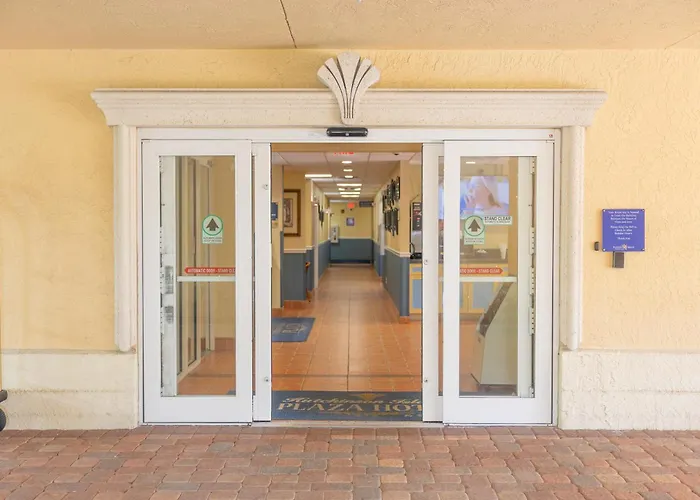 Hutchinson Island Hotel