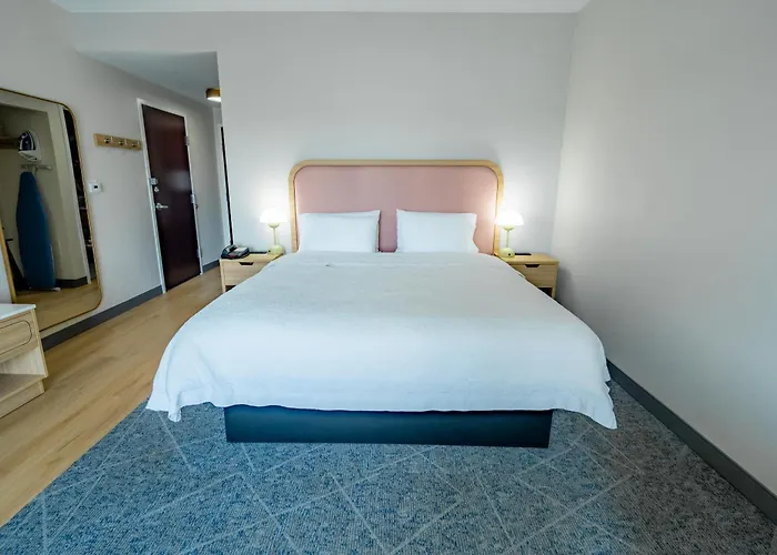 Hampton Inn & Suites Mission
