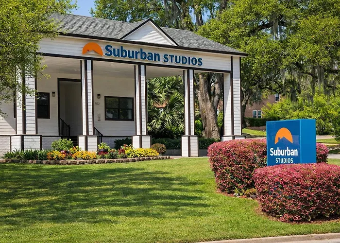 Suburban Studios Near University