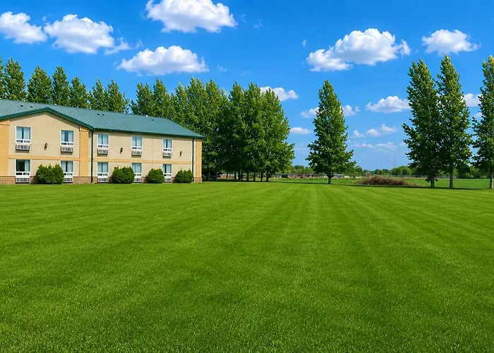 Super 8 By Wyndham Portage La Prairie Mb