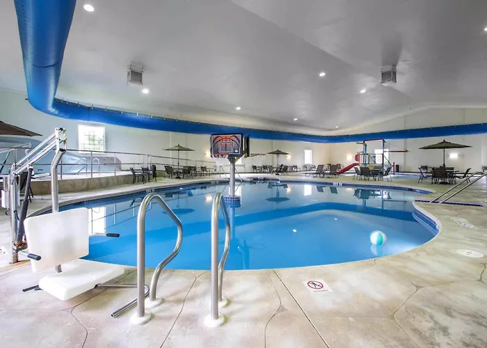 Comfort Suites Conference Center