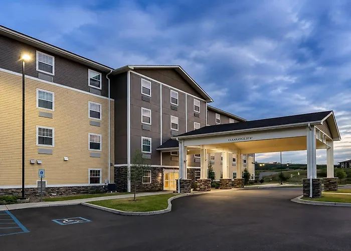 Mainstay Suites Watford City - Event Center