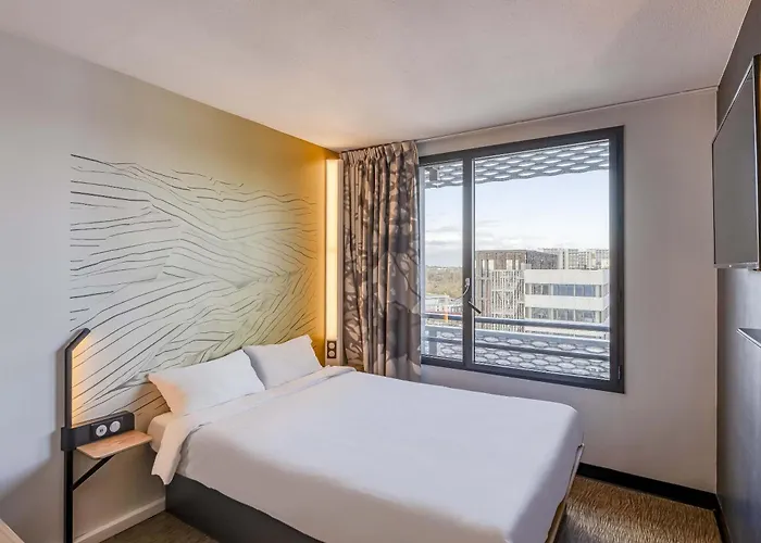 HOTEL Bordeaux Bassins À Flot