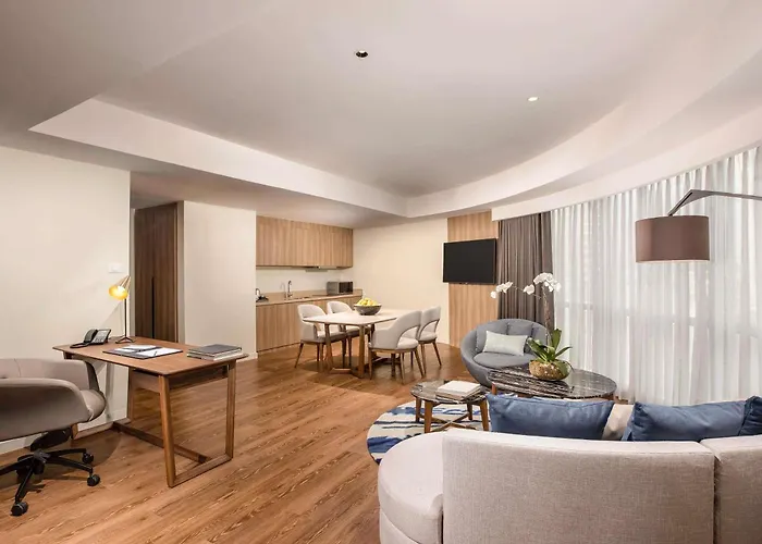 Novotel Suites Manila At Acqua