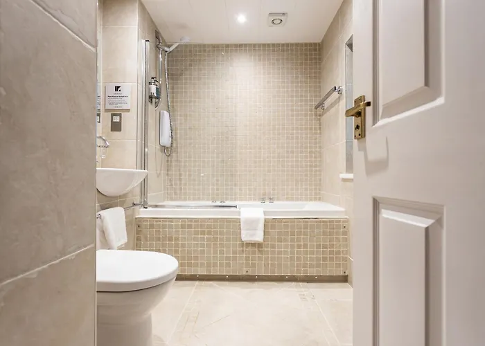 The Howbeck & The Retreat Central Location, Incl Off-Site Health Club And Parking Ev Point Available, Great Deals On