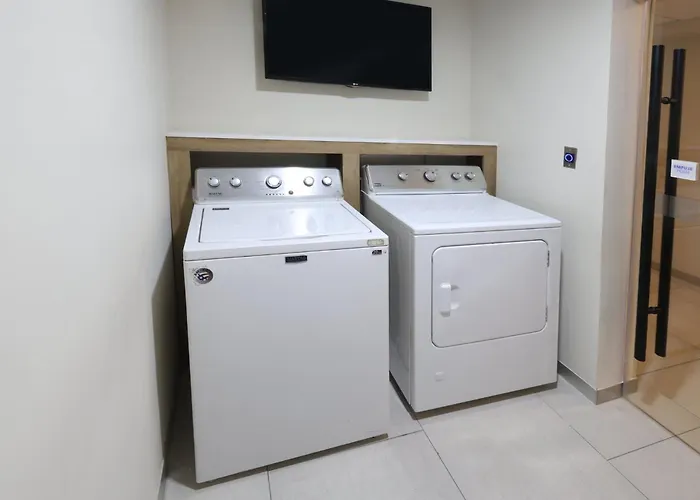 Holiday Inn Express Monterrey Galerias-San Jeronimo By Ihg