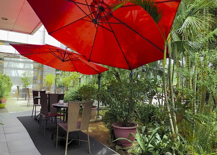 Paseo Premiere Hotel