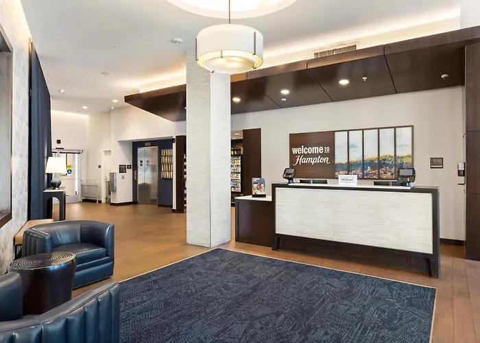 Hampton Inn & Suites Los Angeles -