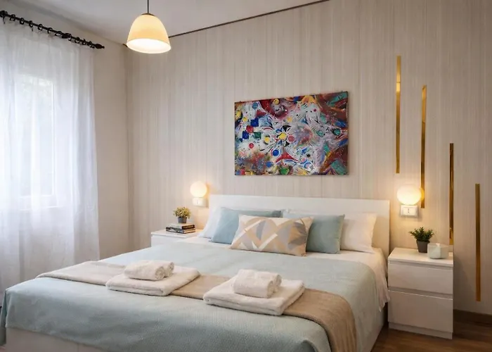 Hotel Villa Pina - vicino al mare con giardino e parcheggio Senigallia