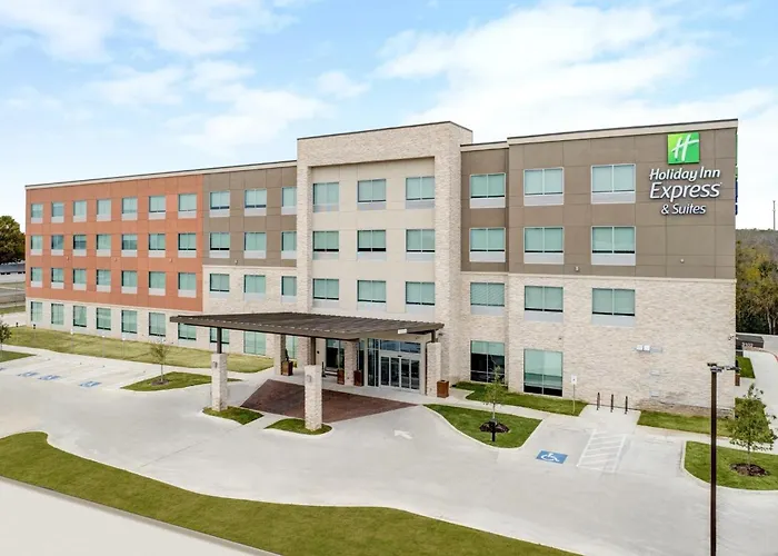 Holiday Inn Express & Suites Airport East By Ihg