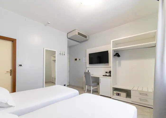 Hotel University