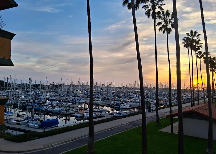 Holiday Inn Express & Suites Ventura Harbor By Ihg
