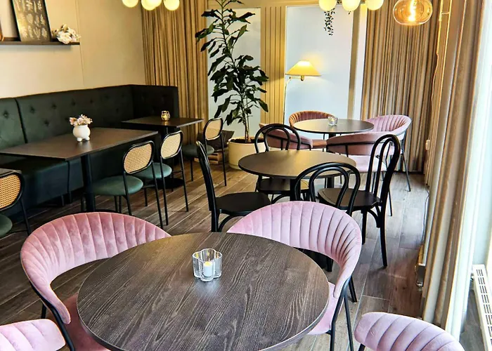 Hotel Amadeus By First