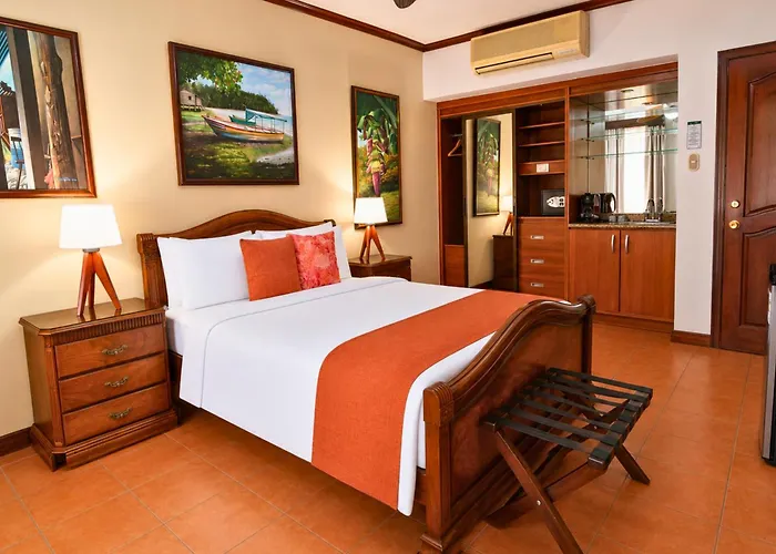 Hotel Casa Roland Golfito Resort