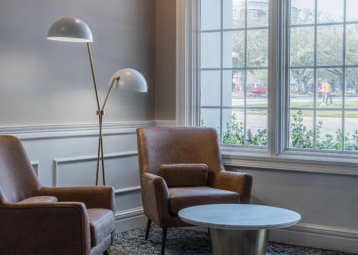 Inn On The Square, An Ascend Collection Hotel