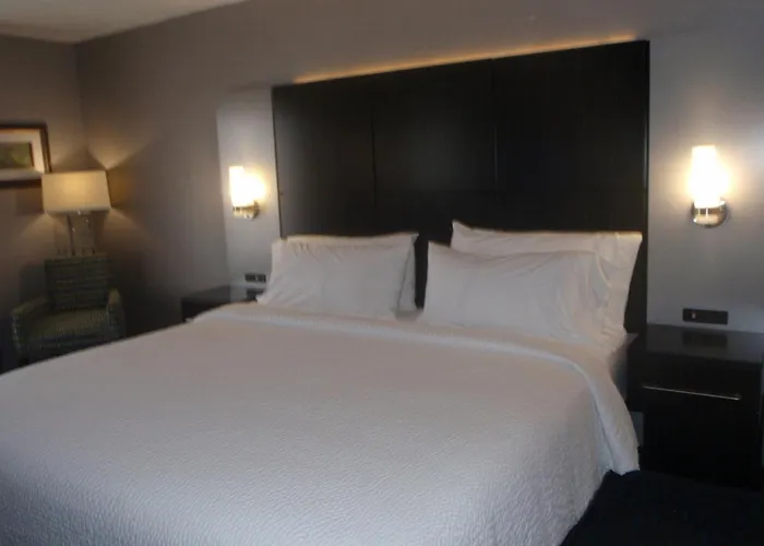 Holiday Inn Express -I-90 & Us Highway 14 By Ihg
