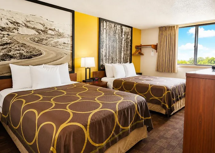 Super 8 By Wyndham Watertown