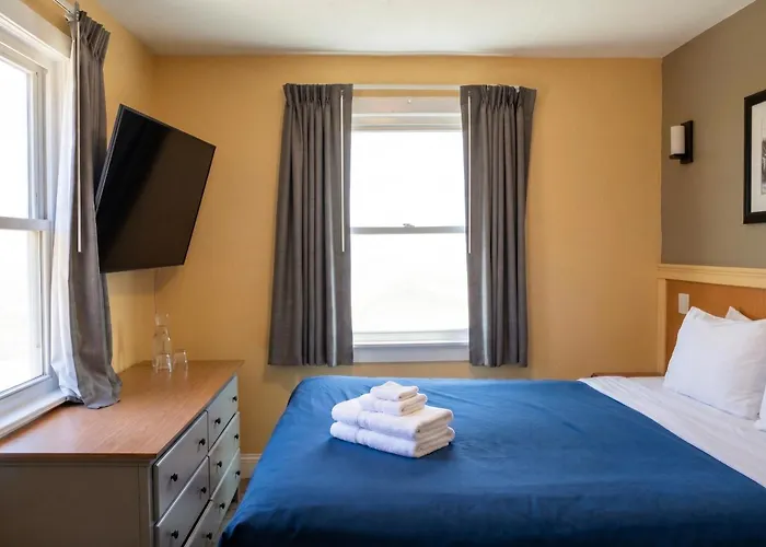 Colonial Inn