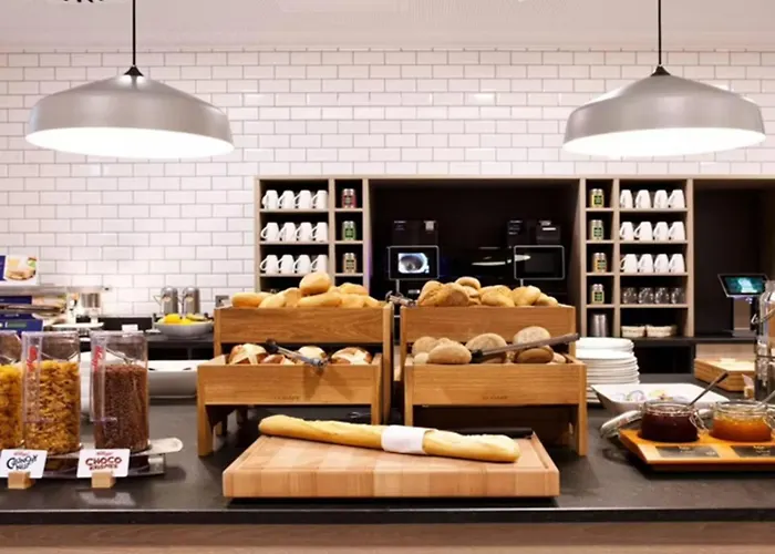 Holiday Inn Express - By Ihg