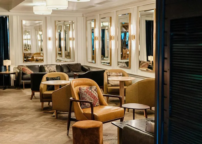 Clayton & Members Club
