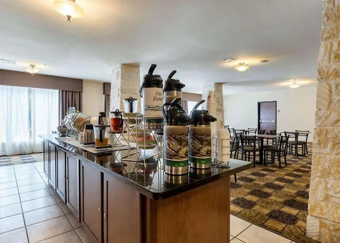 Quality Suites Huntsville Near University