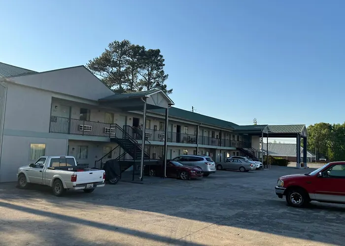 Garden Inn & Suites