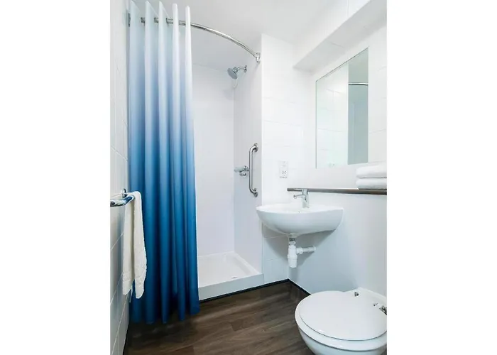 Travelodge Stonehouse Claypits