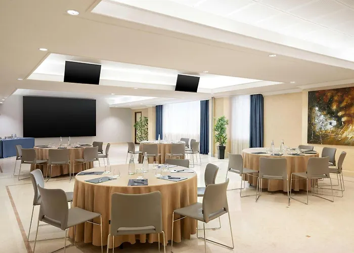 Courtyard By Marriott Central Park