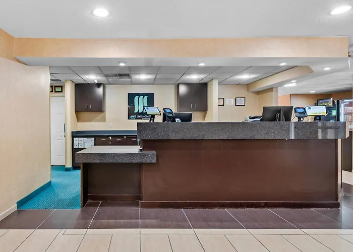 Mainstay Suites Appleton Airport - Fox River Mall Area